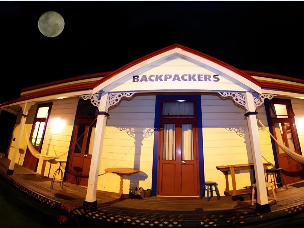 Stables Lodge Backpackers Нейпир Экстерьер фото