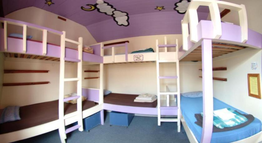 Stables Lodge Backpackers Нейпир Экстерьер фото