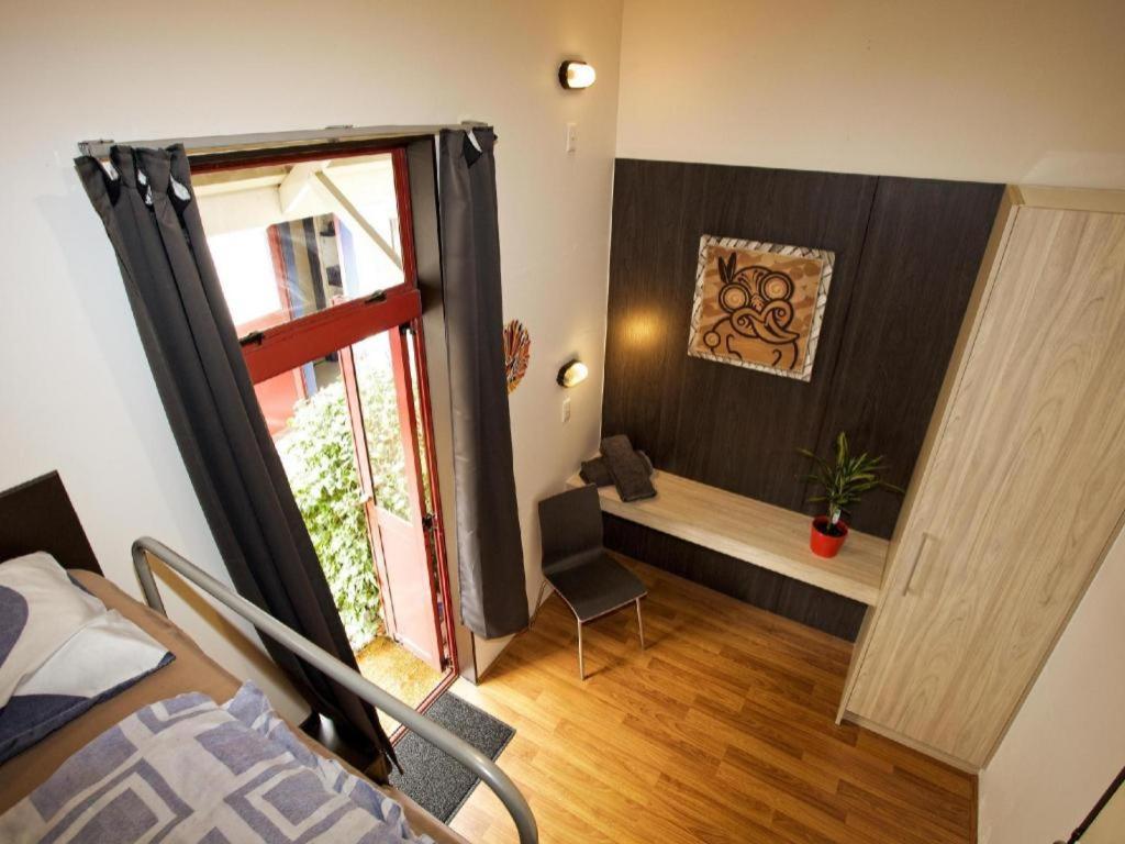 Stables Lodge Backpackers Нейпир Экстерьер фото
