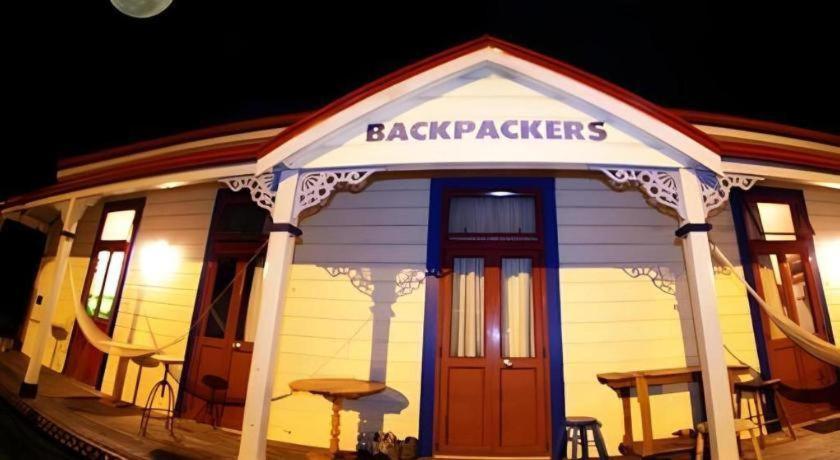Stables Lodge Backpackers Нейпир Экстерьер фото